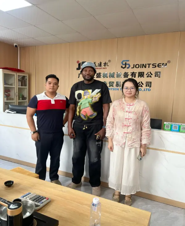 Pelanggan Nigerian Ngunjungi China kanthi Pribadi, JOINTSEN Ngamanake Pesenan Tamping Rammer Utama